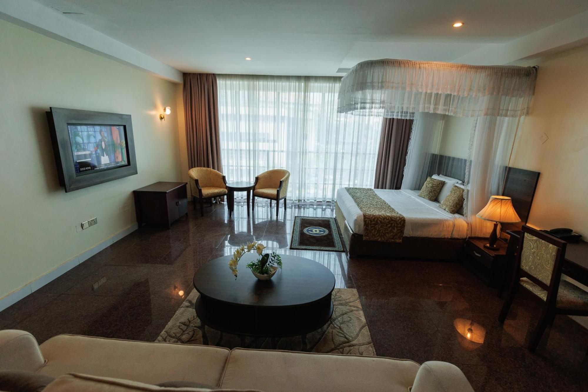 Koki Hotel Kampala Exterior foto
